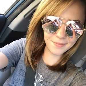 Meet your Posher, Kim